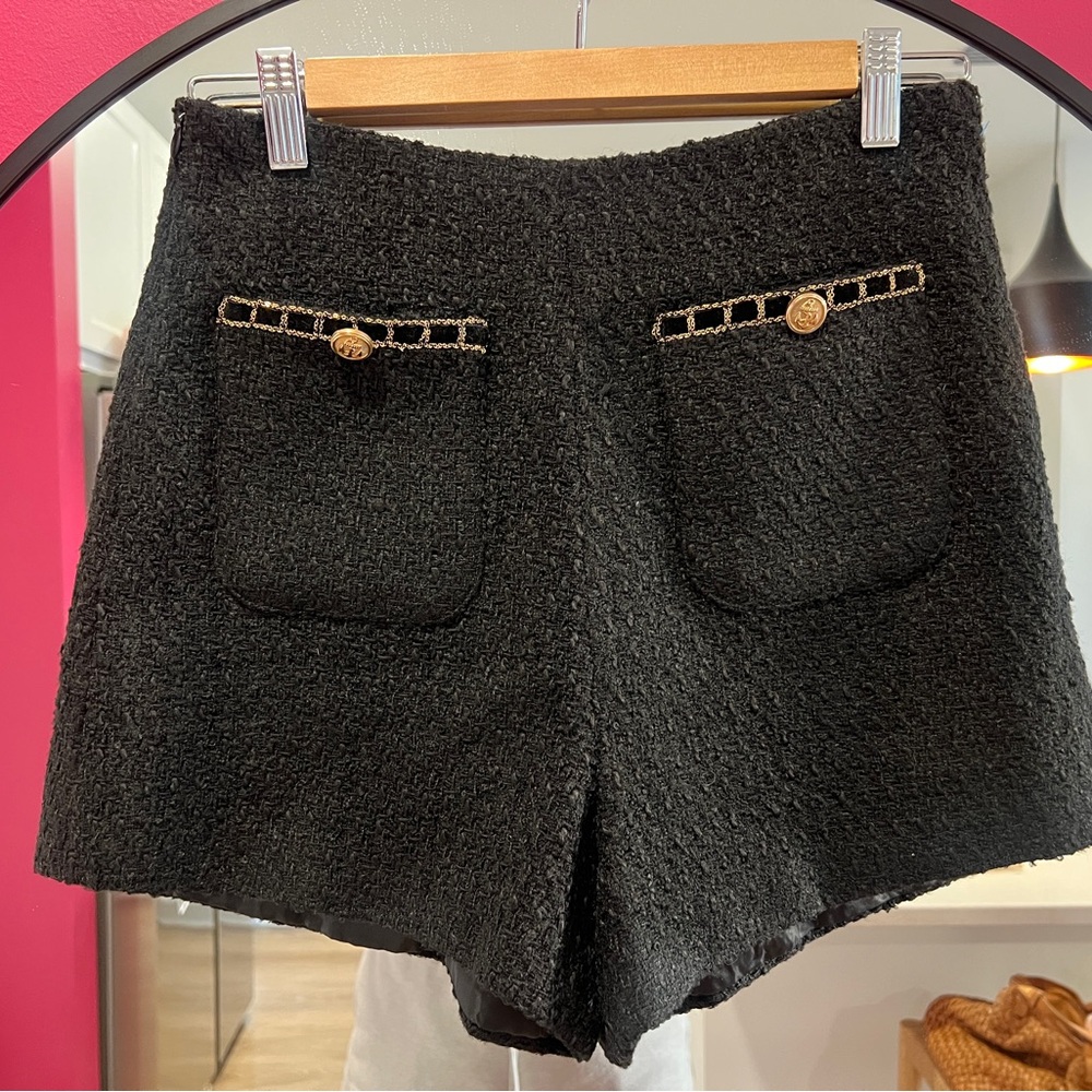 Women's Elegant Size 4 Black High Waist Textured Tweed Shorts with Gold Details